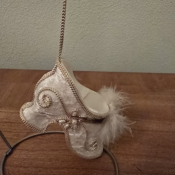 Vintage Victorian Shoe Christmas Tree Ornament - Picture 4 of 8